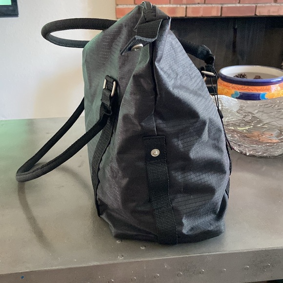 Puma tote bag. Can be used as a gym bag or a trip to the grocery store. - Picture 2 of 9